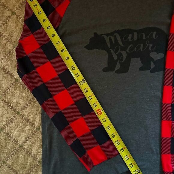 Mama Bear gray long sleeved T-shirt with red and black checked sleeves L - Picture 8 of 10